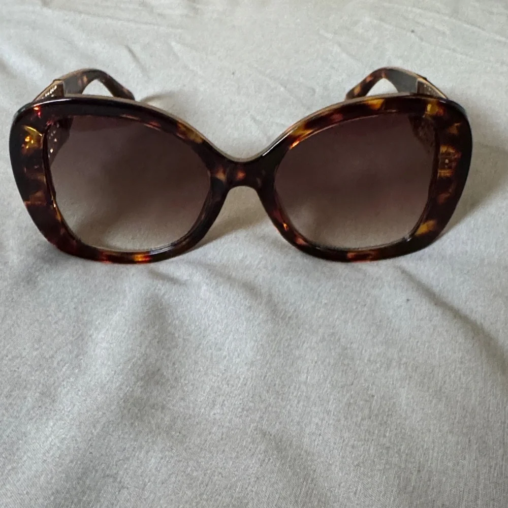 Elegant‎ Tortoise Shell Sunglasses